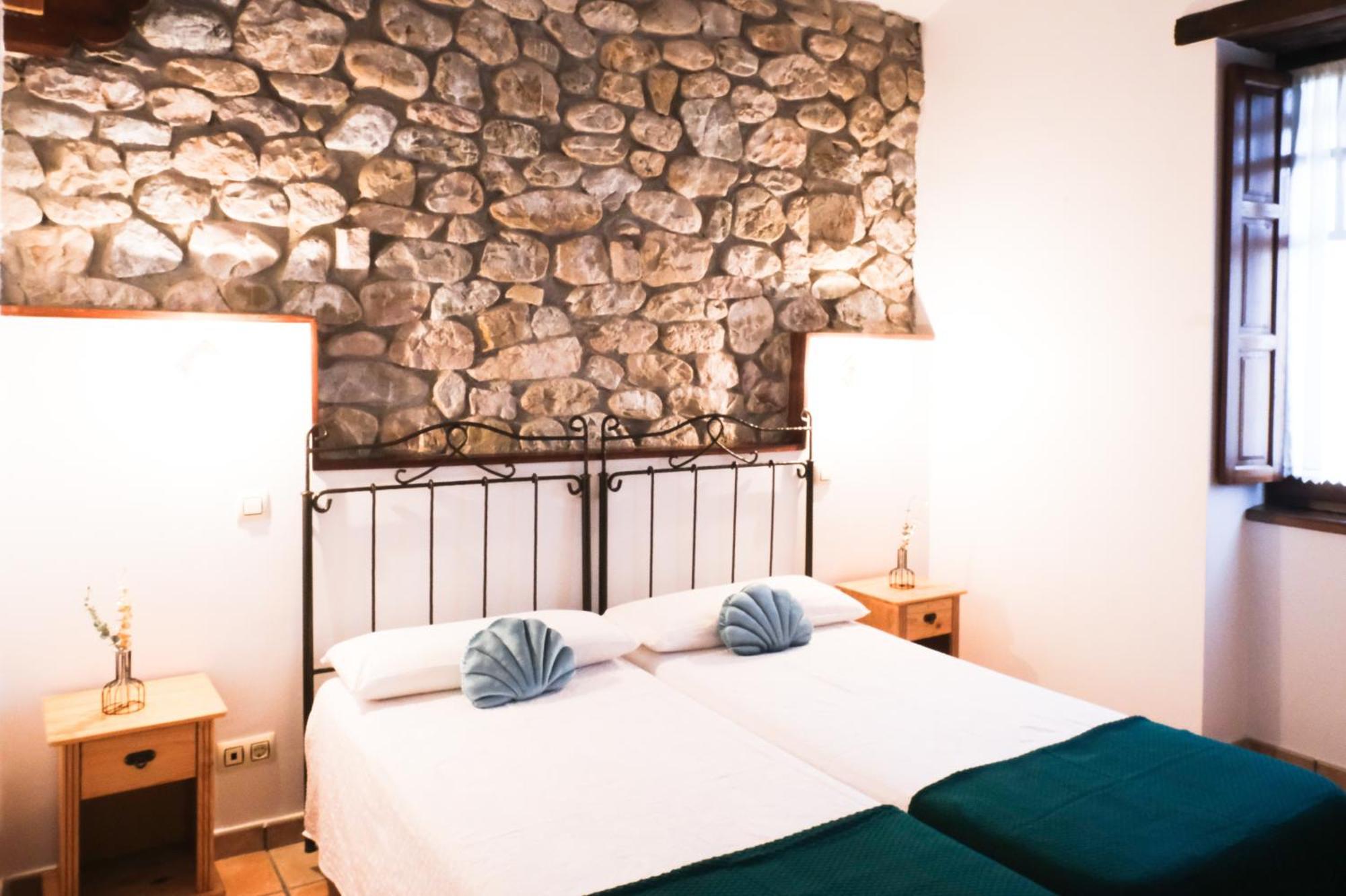 Posada La Estela De Barros Corrales De Buelna Bagian luar foto