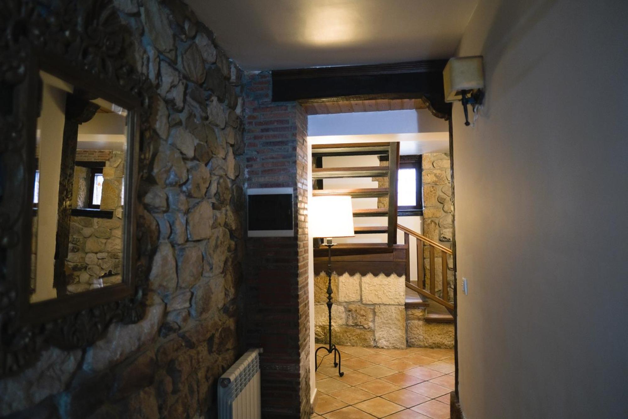 Posada La Estela De Barros Corrales De Buelna Bagian luar foto