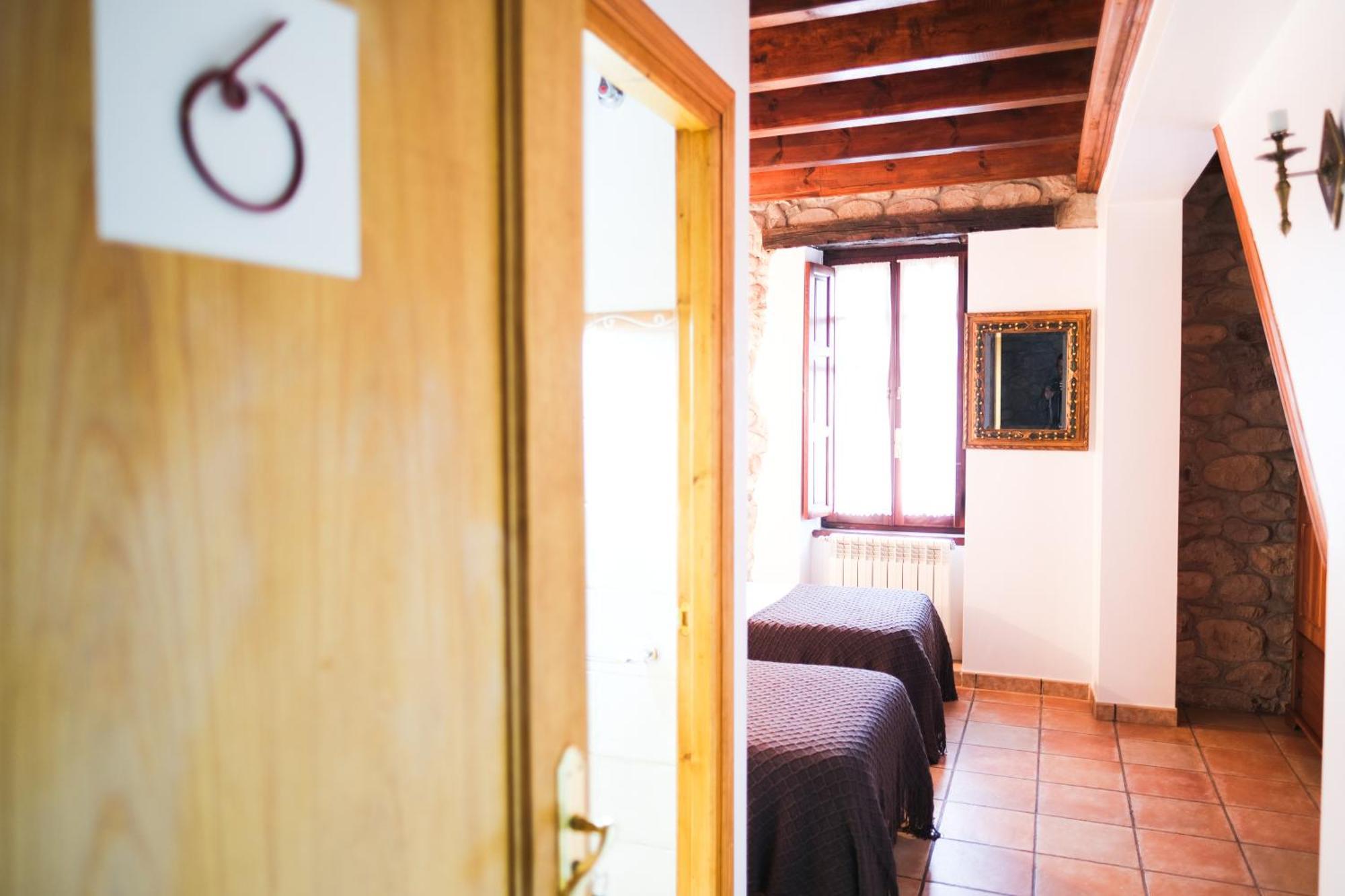 Posada La Estela De Barros Corrales De Buelna Bagian luar foto