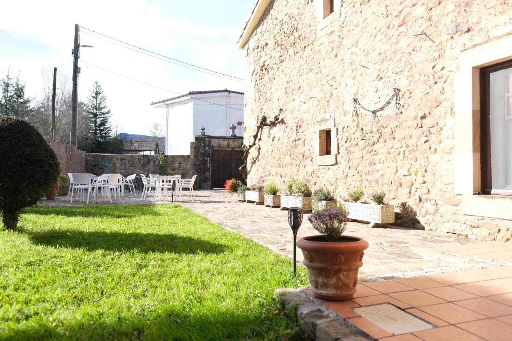 Posada La Estela De Barros Corrales De Buelna Bagian luar foto