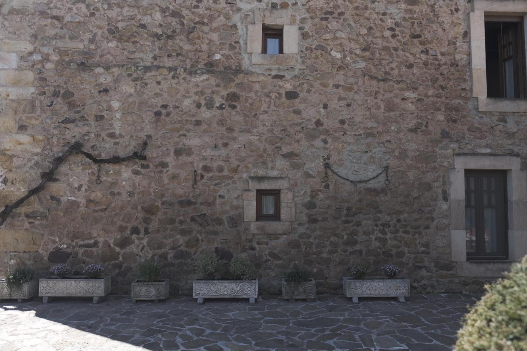 Posada La Estela De Barros Corrales De Buelna Bagian luar foto