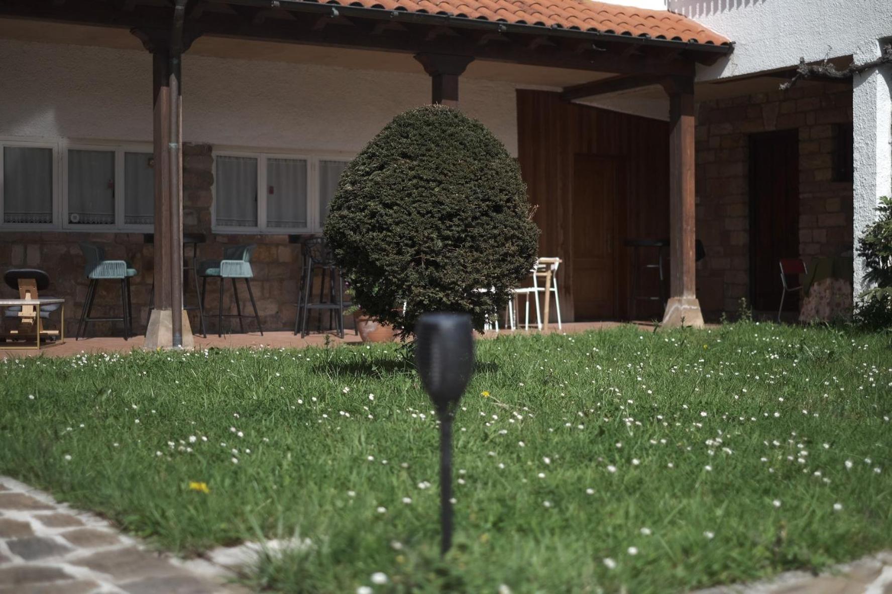 Posada La Estela De Barros Corrales De Buelna Bagian luar foto