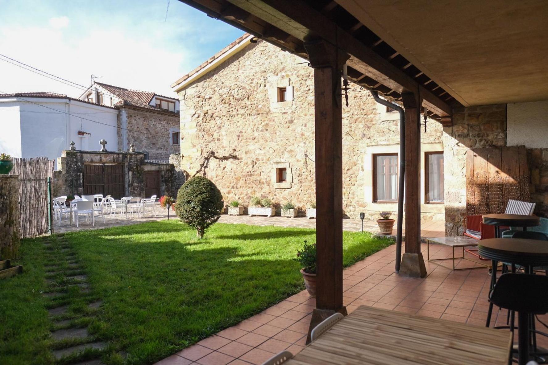 Posada La Estela De Barros Corrales De Buelna Bagian luar foto